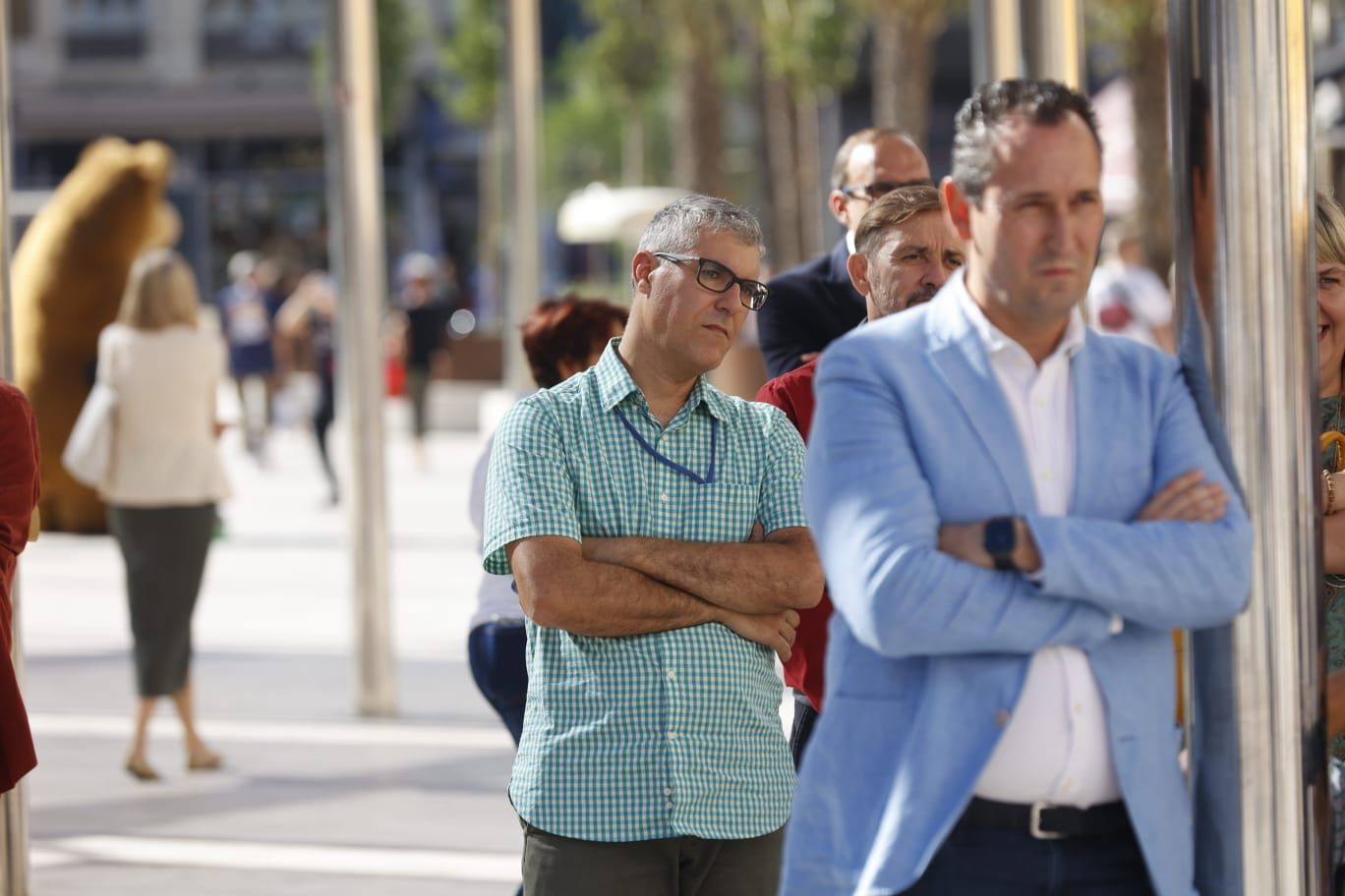 Levante-EMV expone 150 portadas para la historia en la plaza de la Reina