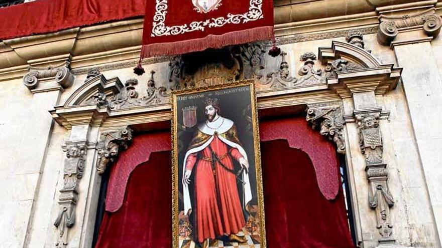 König Jaume I. wird beim Standartenfest geehrt.