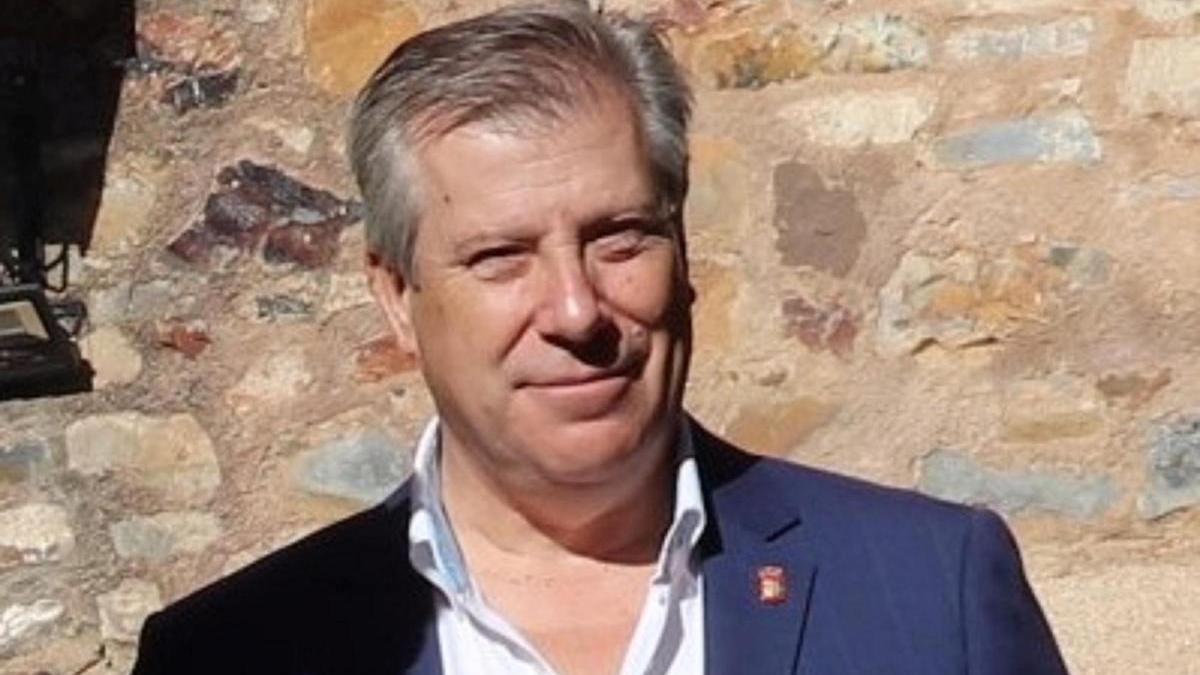Álvaro Arias, alcalde de Valdefuentes.