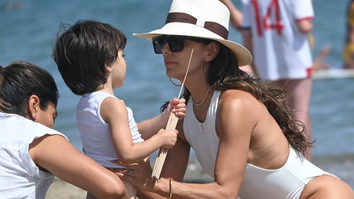 Eva Longoria con su hijo en Marbella