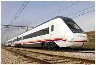 Un tren destino a Málaga desde Sevilla se queda parado en la vía por un incendio próximo a esta