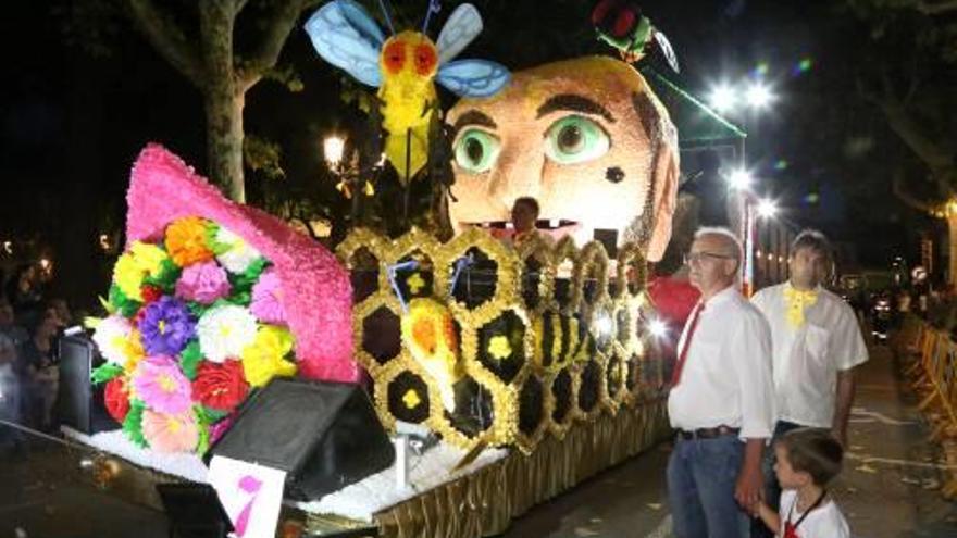 La carrossa guanyadora estava dedicada a la faràndula.