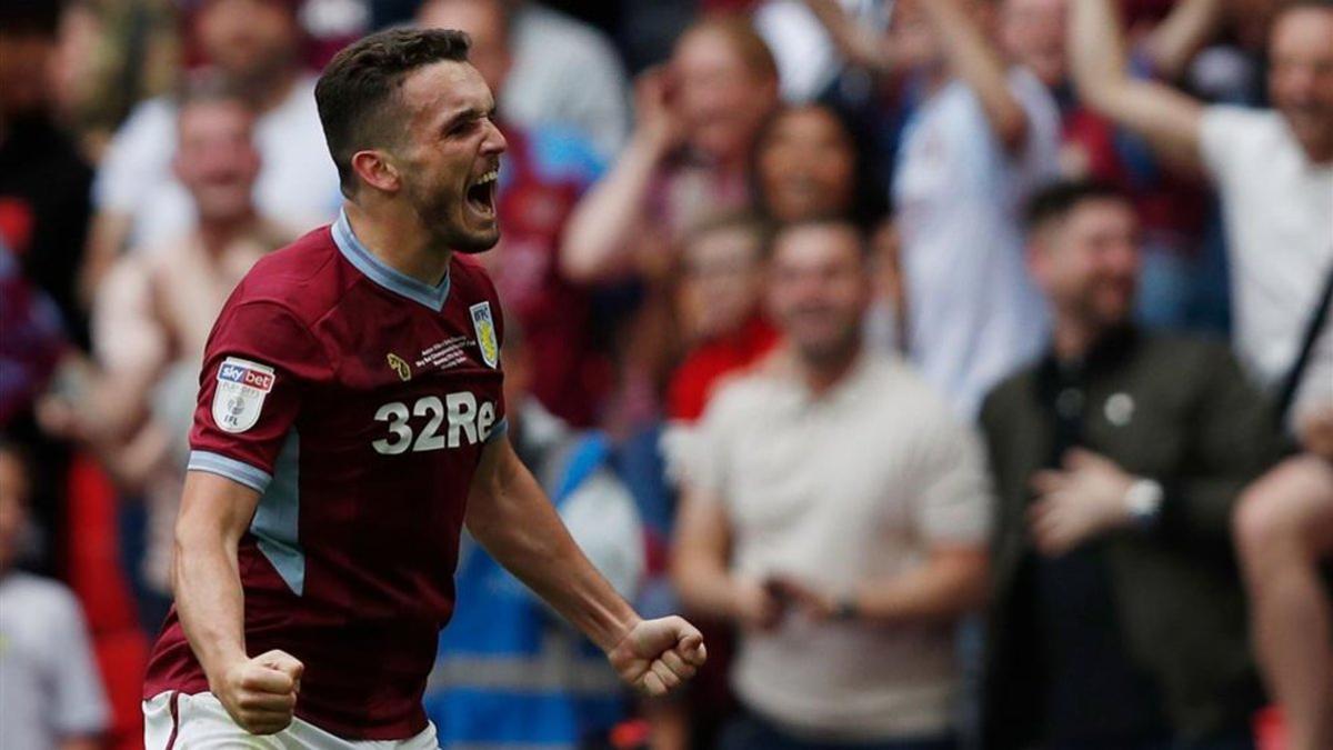 McGinn celebró por todo lo alto su gol