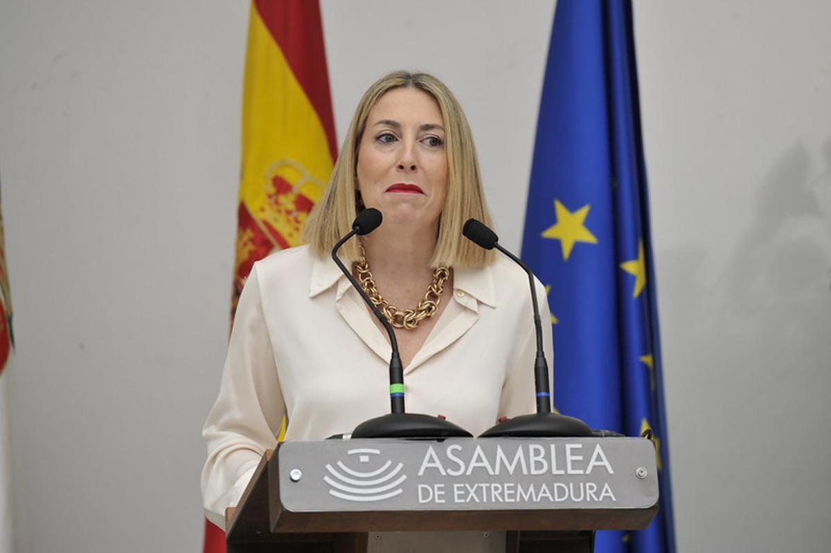 Galería | Acto institucional del Día de la Mujer en la Asamblea de Extremadura