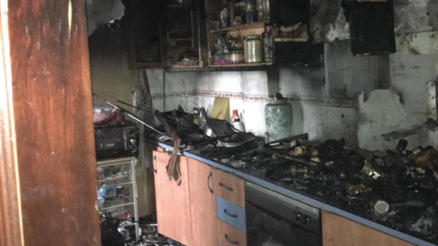 Tres afectados por dos incendios en Agüimes y Santa Lucía de Tirajana