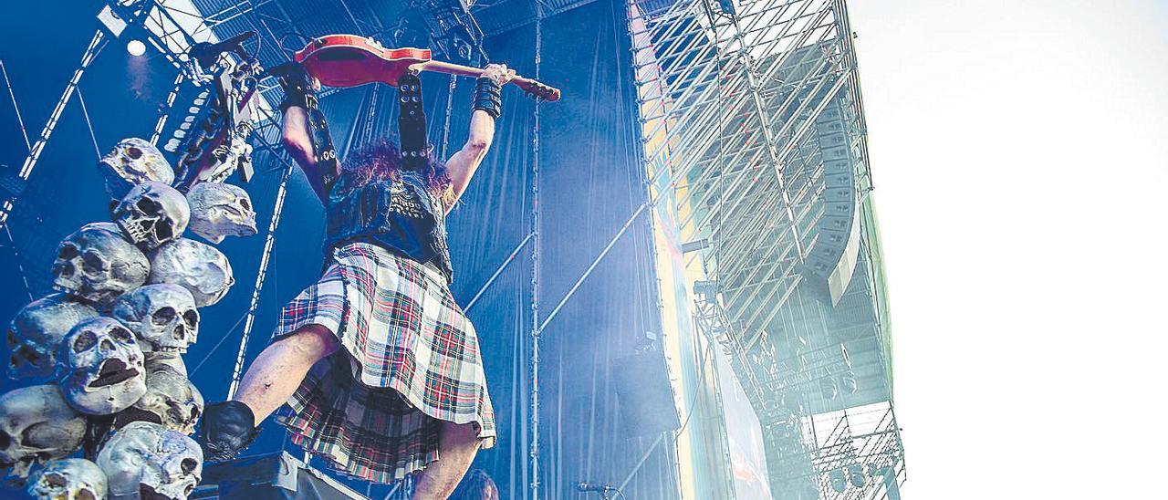 Zakk Wylde, líder de Black Label Society, durante un momento del concierto.