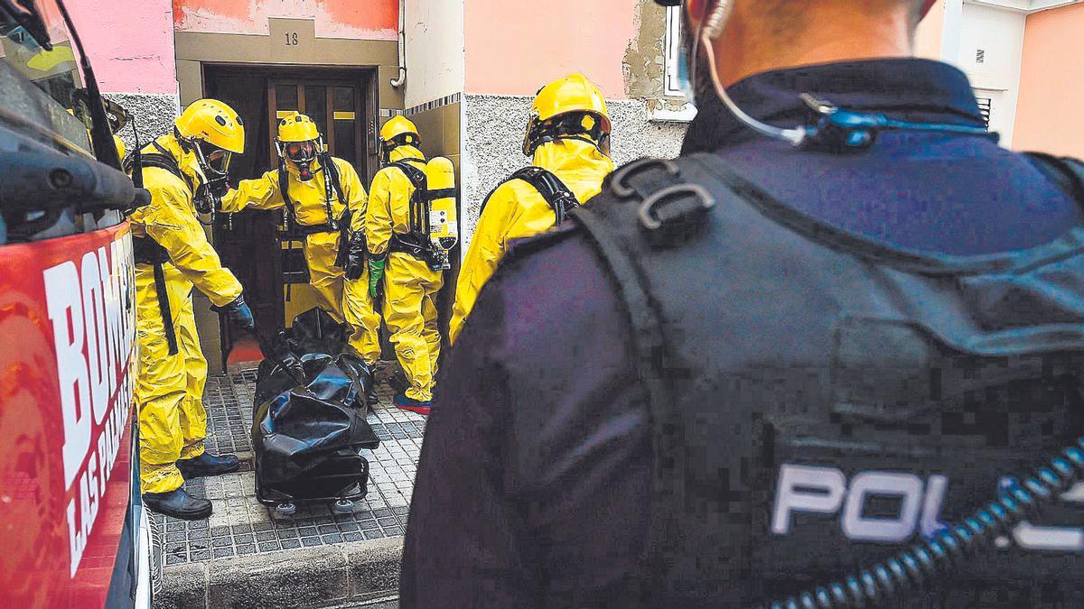 Hallado el cuerpo de una mujer rodeado de basura en Schamann