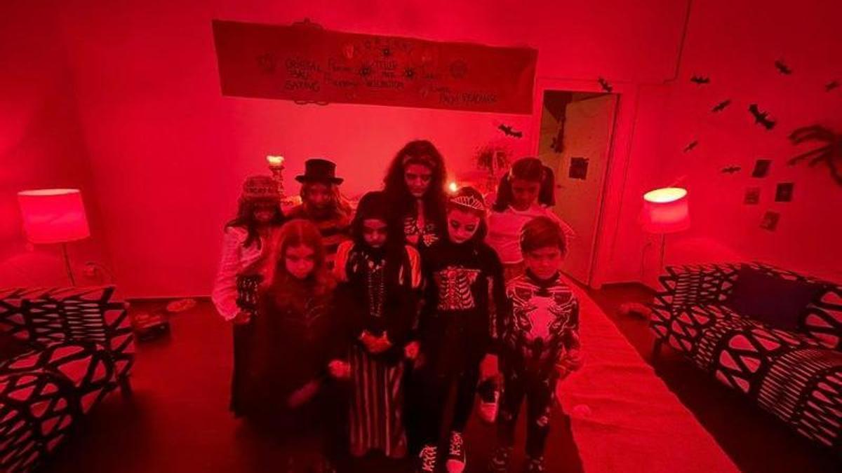 Niños de Badajoz que participaron el año pasado en la ruta terrorífica del Casco Antiguo.