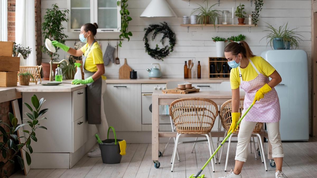 Productos y trucos para limpiar las paredes y techos de tu hogar