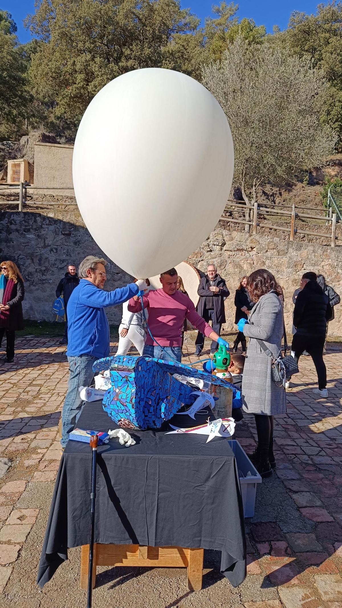 Globus d'heli per fer volar l'oreneta