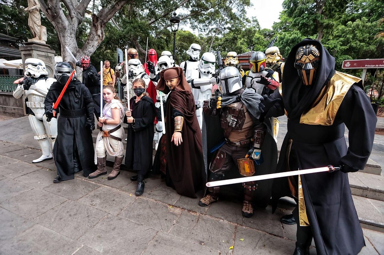 Las tropas imperiales de Star Wars toman las calles de Santa Cruz de Tenerife el día friki