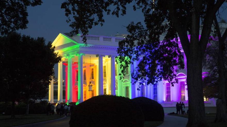 La Casa Blanca se ilumina con la bandera arcoiris