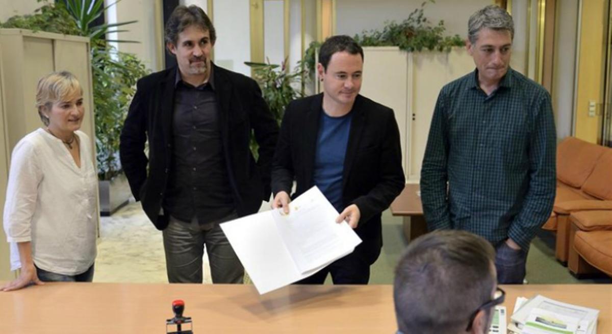 Bildu registra una llei de consultes perquè els bascos puguin decidir per sobre de les imposicions.