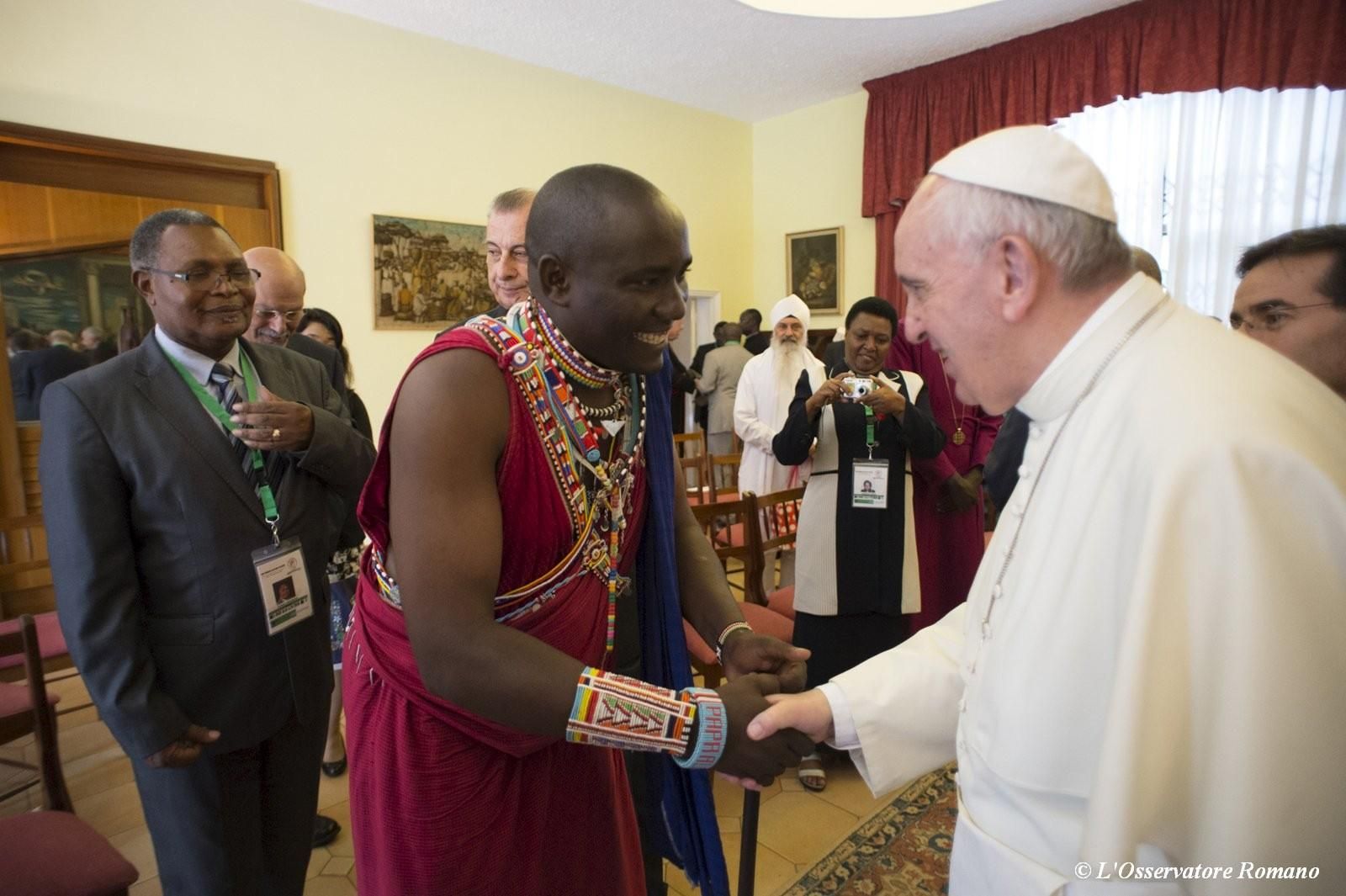 papa-saluda-lider-religioso-kenia.jpg