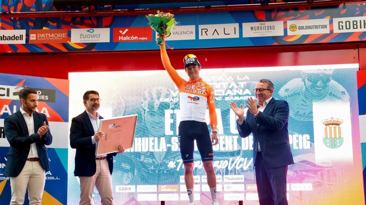 Llegada de la Volta a la Comunitat Valenciana en la etapa Orihuela-San Vicente del Raspeig