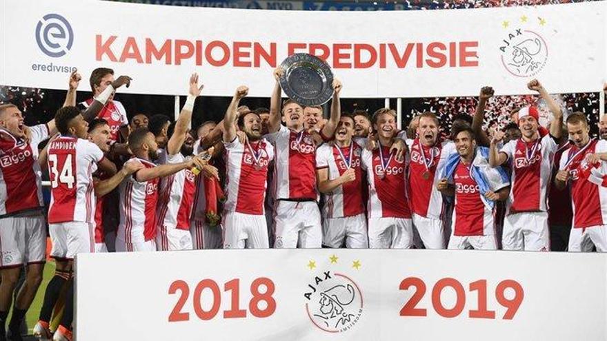 Holanda retrasa al 1 de junio el posible reinicio de la Liga