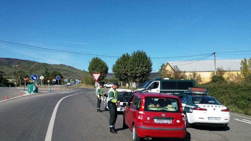 Control de la Guardia Civil realizado hoy en Albarellos, Monterrei