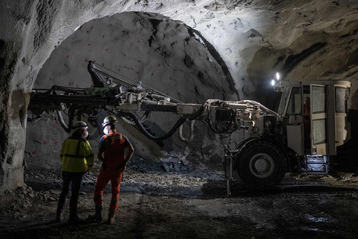 Construcción de un túnel para la línea de tren de alta velocidad TAV entre Lyon y Turín, en Chiomonte, noroeste de Italia, el 18 de enero de 2023.