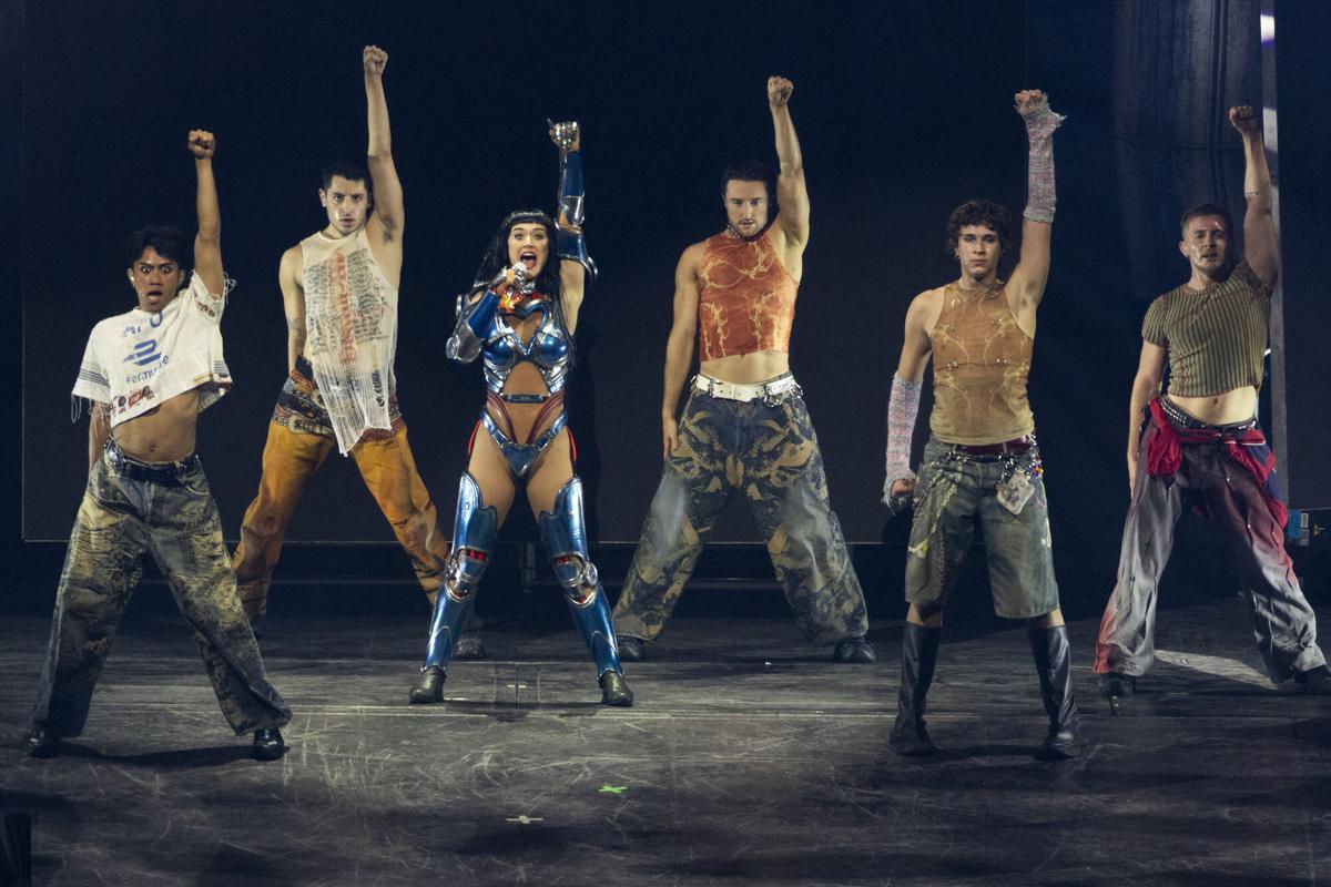 La cantante Katy Perry durante un concierto en el Palau Sant Jordi, a 9 de noviembre de 2025, en Barcelona, Catalunya (España). El concierto se engloba dentro de su gira The Lifetimes Tour.