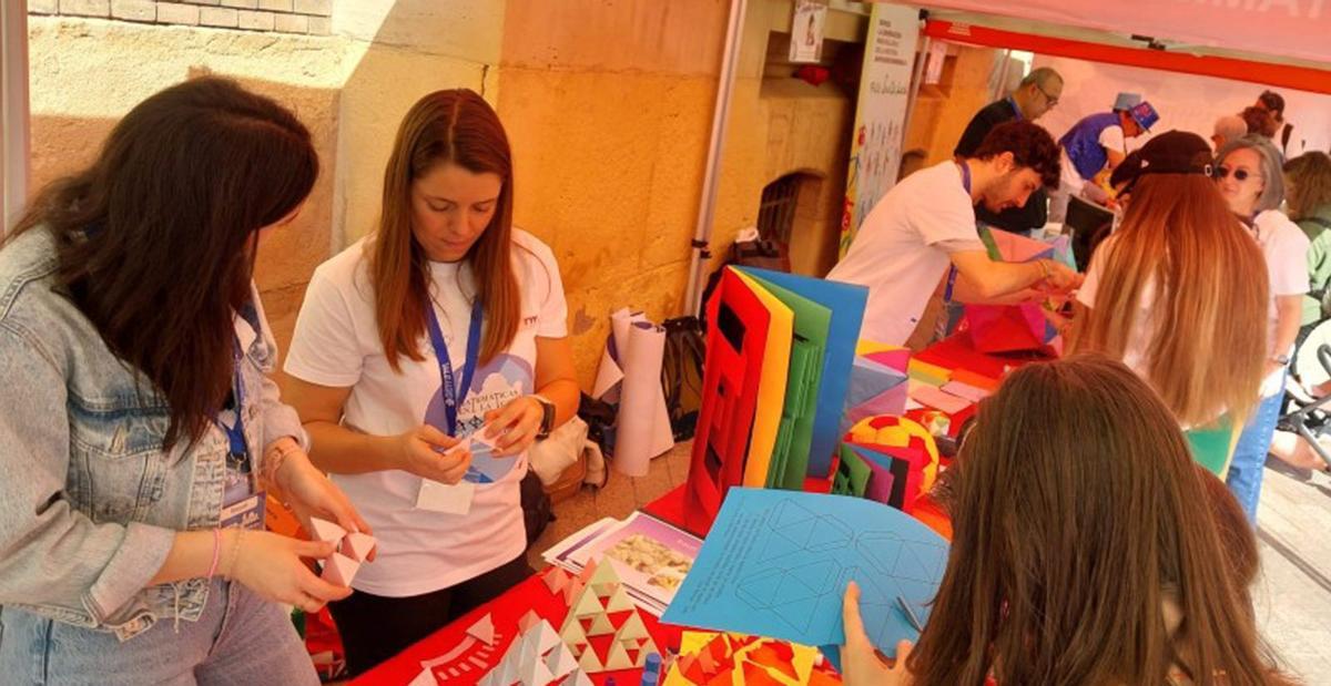 Actividades celebradas en una edición anterior dentro del programa ‘Matemáticas en la calle’. | CARM