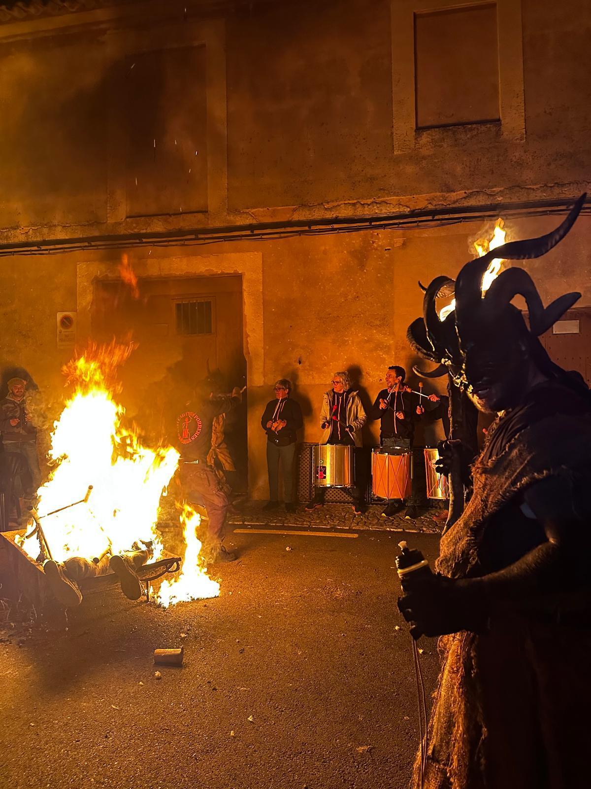 Banyaduro, el ninot más polémico de Sant Antoni en Llucmajor