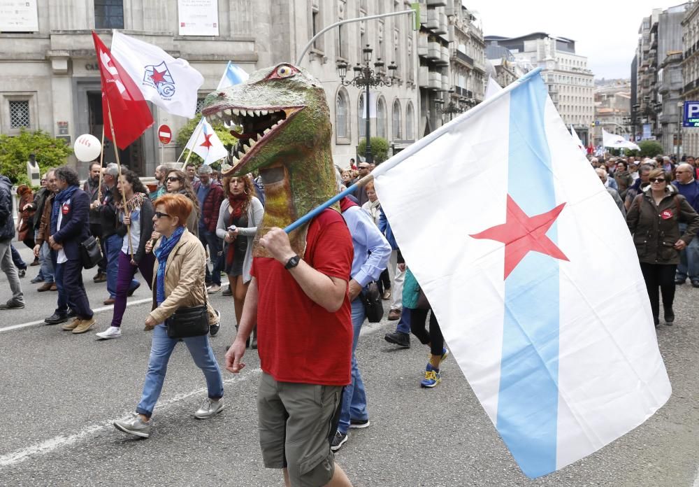 Día del Trabajador en Vigo | Miles de personas exigen la derogación de la reforma laboral