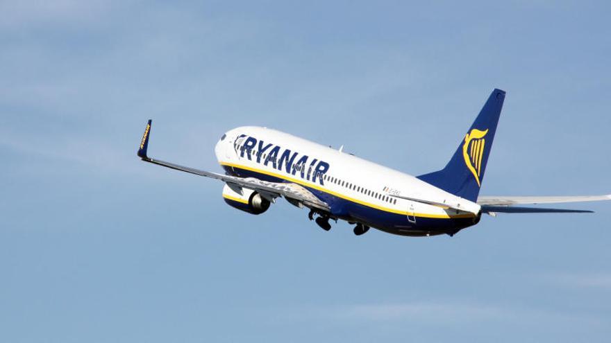 Un avió de Ryanair.