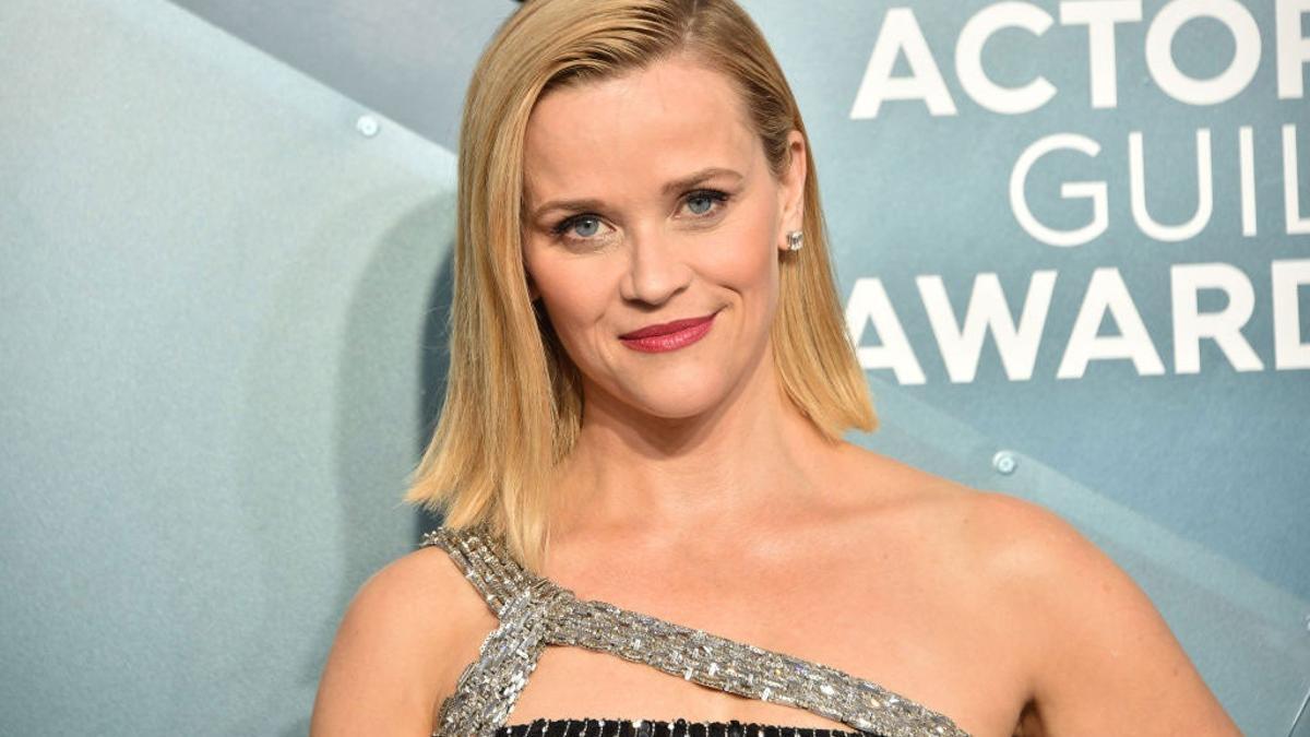 Reese Witherspoon empieza el divertido reto viral del resumen de 2020