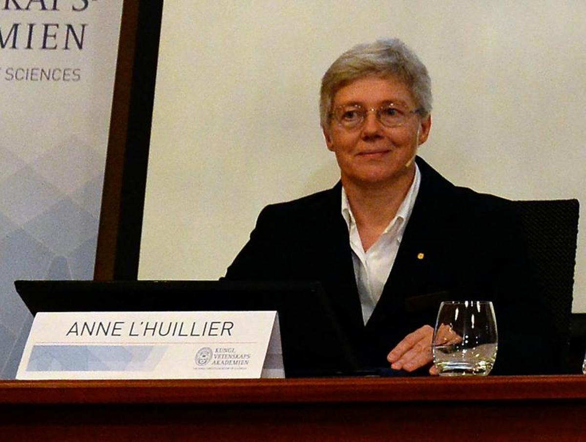 Anne L’Huillier es converteix en la cinquena dona premiada amb un Nobel en física