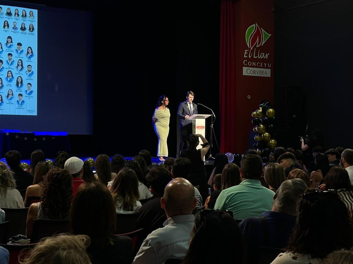 EN IMÁGENES: Así fue la despedida de los bachilleres del instituto Corvera