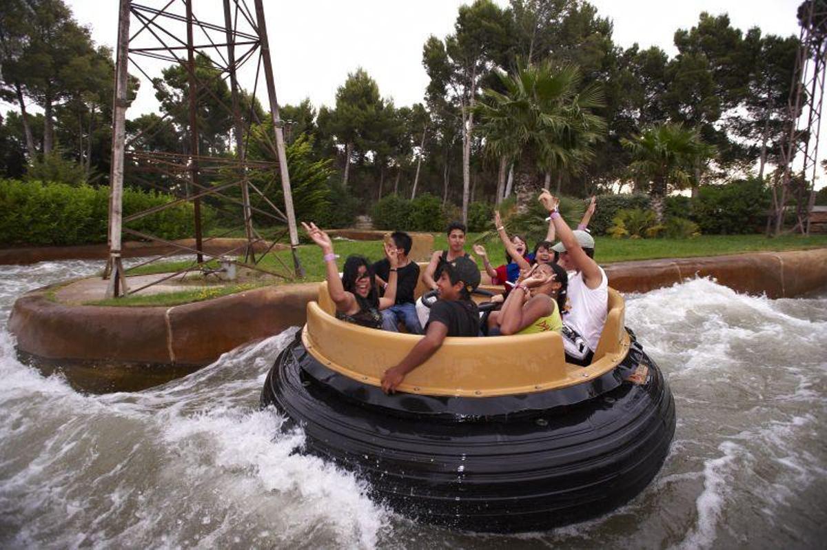 El Parque de Atracciones: con el agua al cuello y sin visos de abrir