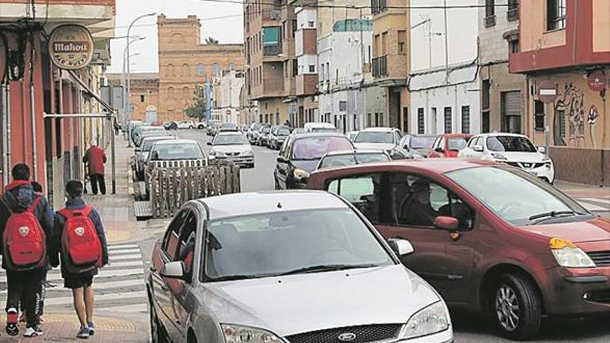 El aparcamiento en espiga en la calle Colón creará más plazas y seguridad