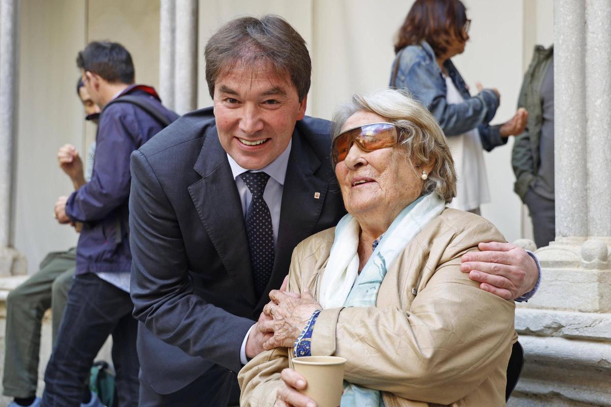 Les imatges del tradicional esmorzar literari de la Generalitat a Girona