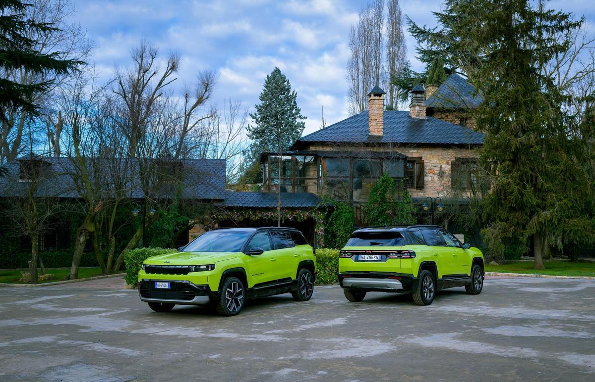 El Jeep Compass e-Hybrid First Edition está disponible con una oferta de financiación que contempla una entrada de 4.852 euros, una mensualidad de 260 euros durante 24 meses y una última cuota de 30.312,65 euros.