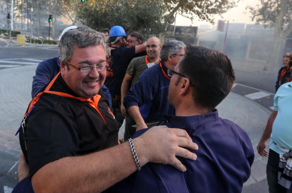 Benidorm vuelve a estallar con su segunda mascletà festera