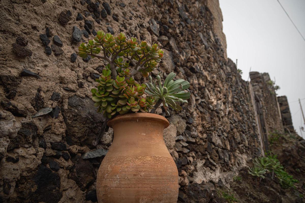 La vida en Chirche (Guía de Isora), uno de los pueblos de la Tenerife vaciada