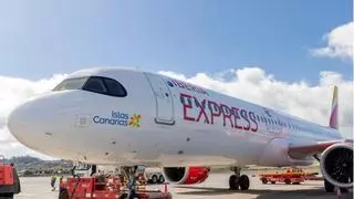 Iberia Express refuerza sus vuelos con Canarias para este puente de Mayo