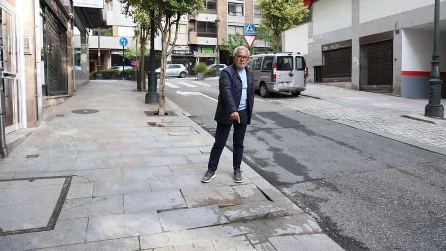 SOS desde la rúa Illas Canarias de Vigo por el estado de la calle: «Llevan dos años sin hacernos caso»