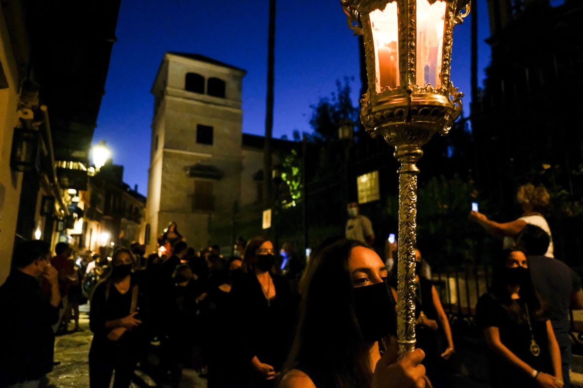 Madrugada de traslados para la veneración 'El Verbo Encarnado' en la Catedral