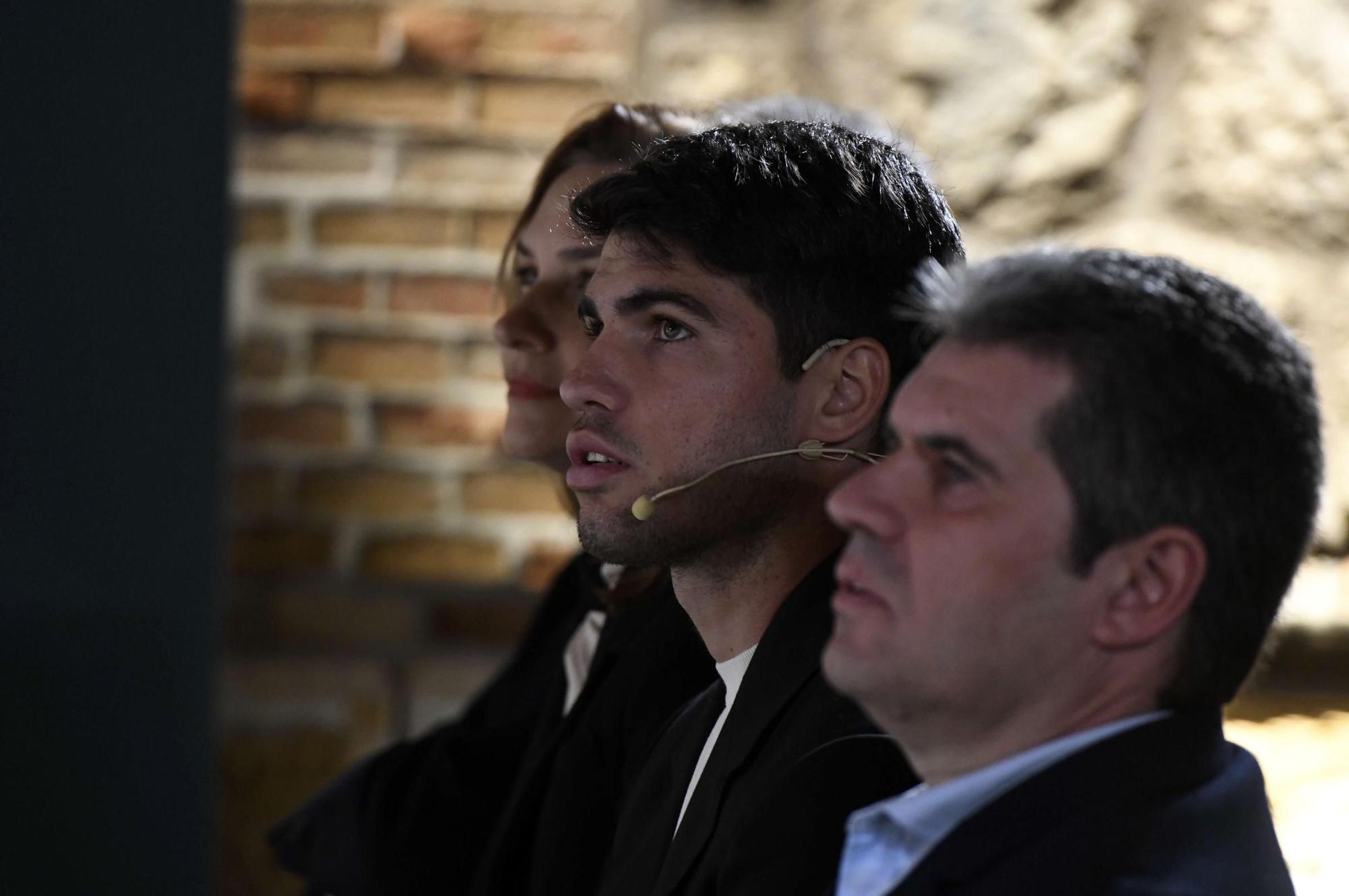 Así ha sido la inauguración de la exposición de Carlos Alcaraz en la Cárcel Vieja de Murcia