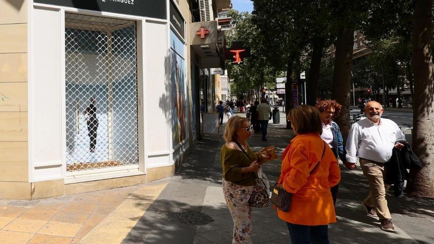 Dos conocidas marcas ultiman su desembarco en plena Gran Vía de Murcia tras varios días de obras