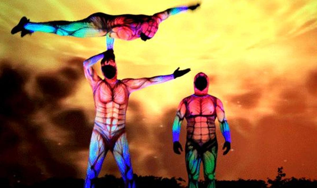 Acrobacia de gigantes en Rabat