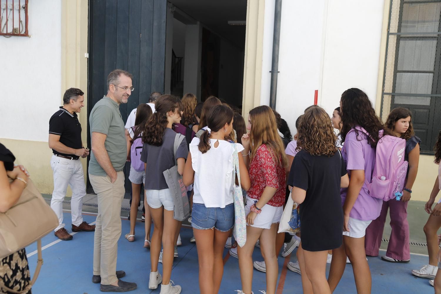 El retorno de la actividad a los institutos y la Universidad, en imágenes