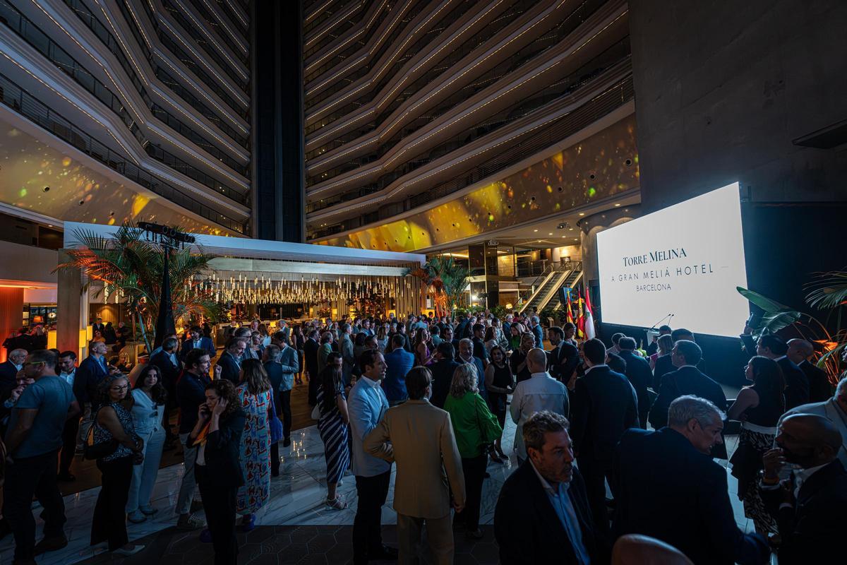 El hall del Torre Melina Gran Meliá durante el evento inaugural.