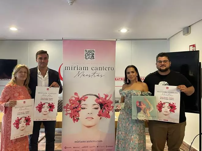 La cantaora cacereña Miriam Cantero homenajea a las "grandes artistas" en su nuevo disco 'Maestra'