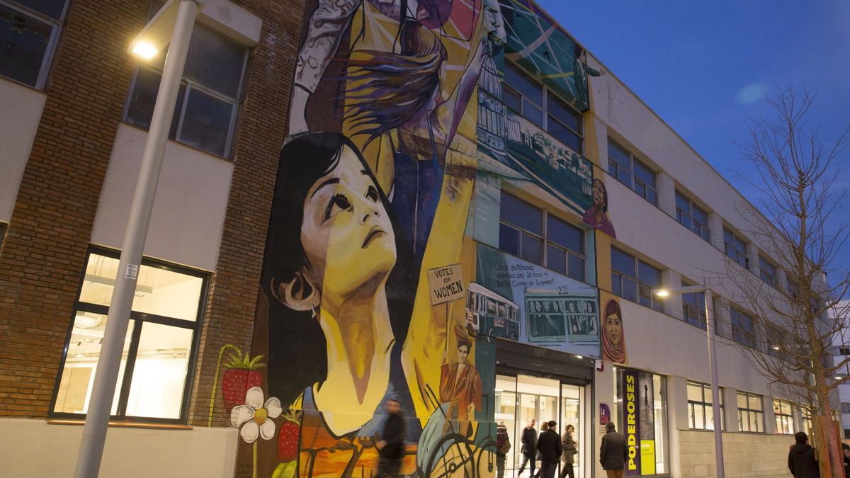Fachada de la Ciba, centro de recursos para las mujeres de Santa Coloma, el día de su inauguración