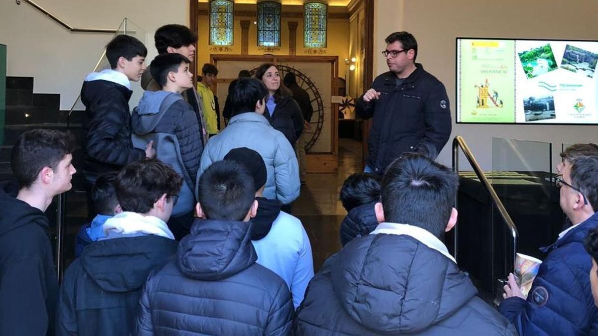 450 alumnes de la ciutat han visitat fins ara l’exposició del Sindicat de Regs, que va obrir el passat 2 de desembre.