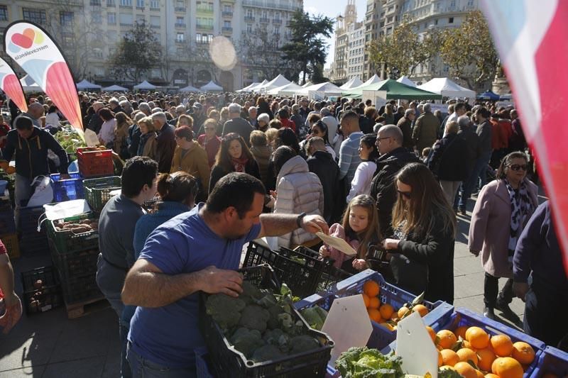 Los productos de proximidad llegan a la ciudad en "De l'horta a la plaça"