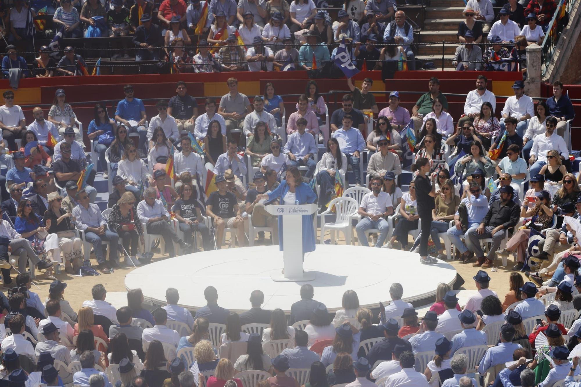 Mitin central del PPCV en la Plaza de Toros de València