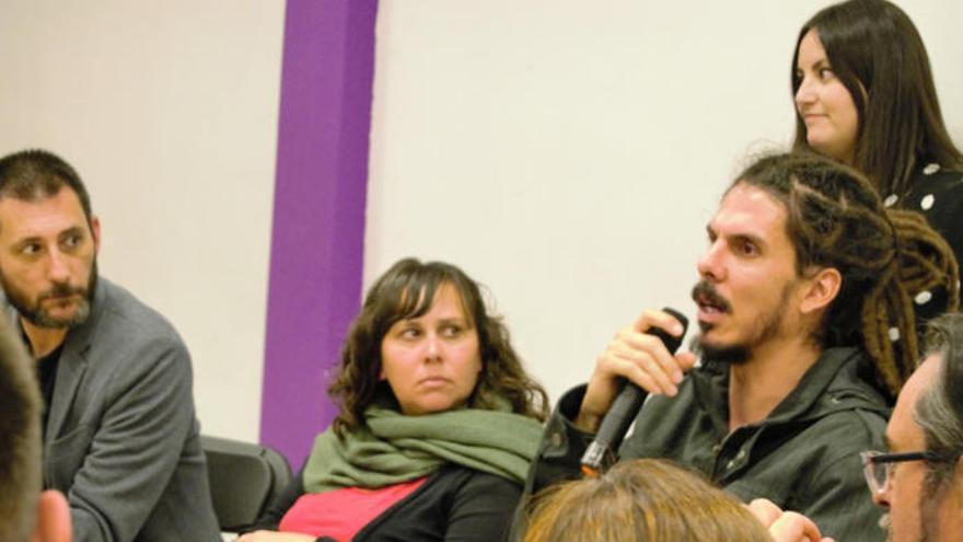 Podemos Canarias insta a los colectivos en conflicto laboral a &quot;mantener la presión en las calles&quot; para acabar con la precariedad